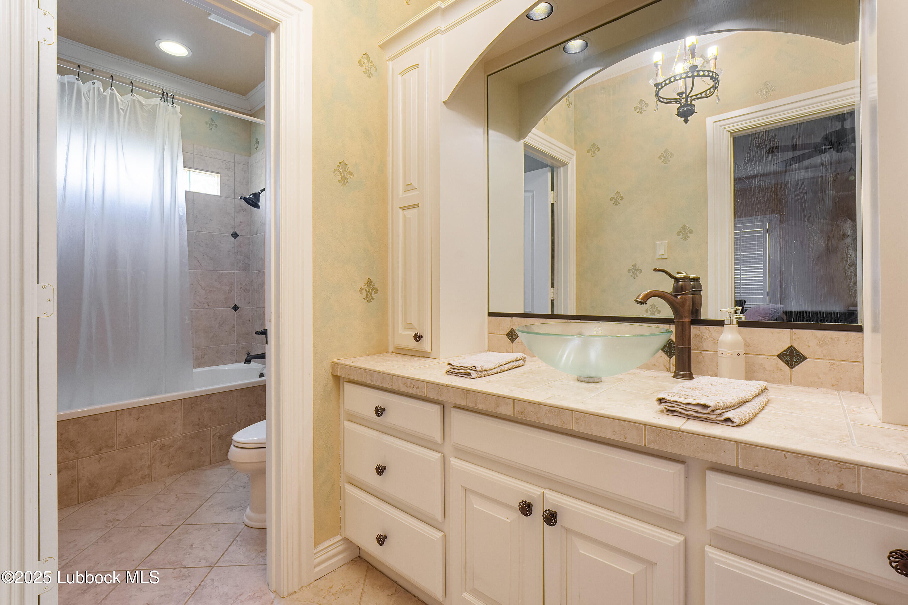 Lubbock, Texas, 79424, United States, 6 Bedrooms Bedrooms, ,8 BathroomsBathrooms,Residential,Active,1929701