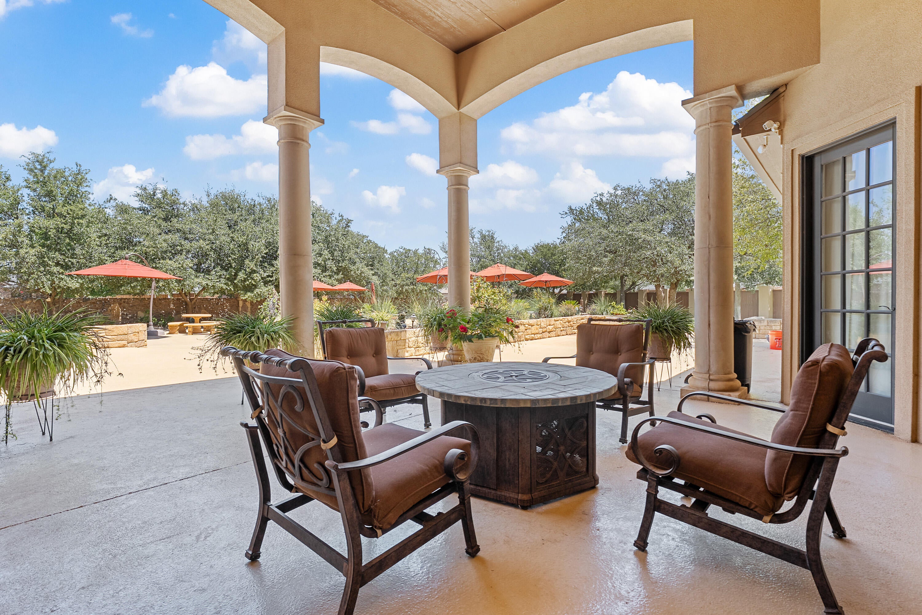 Lubbock, Texas, 79424, United States, 6 Bedrooms Bedrooms, ,8 BathroomsBathrooms,Residential,Active,1929701
