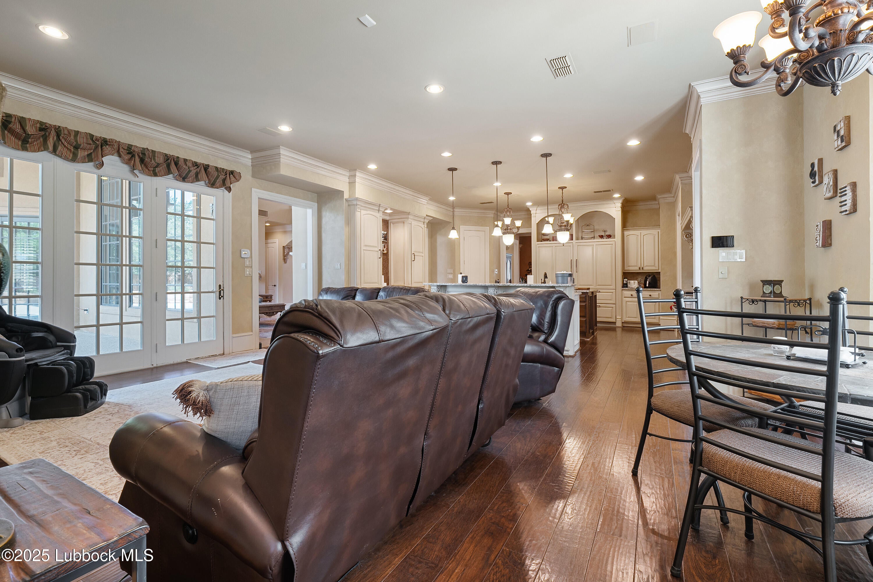 Lubbock, Texas, 79424, United States, 6 Bedrooms Bedrooms, ,8 BathroomsBathrooms,Residential,Active,1929701