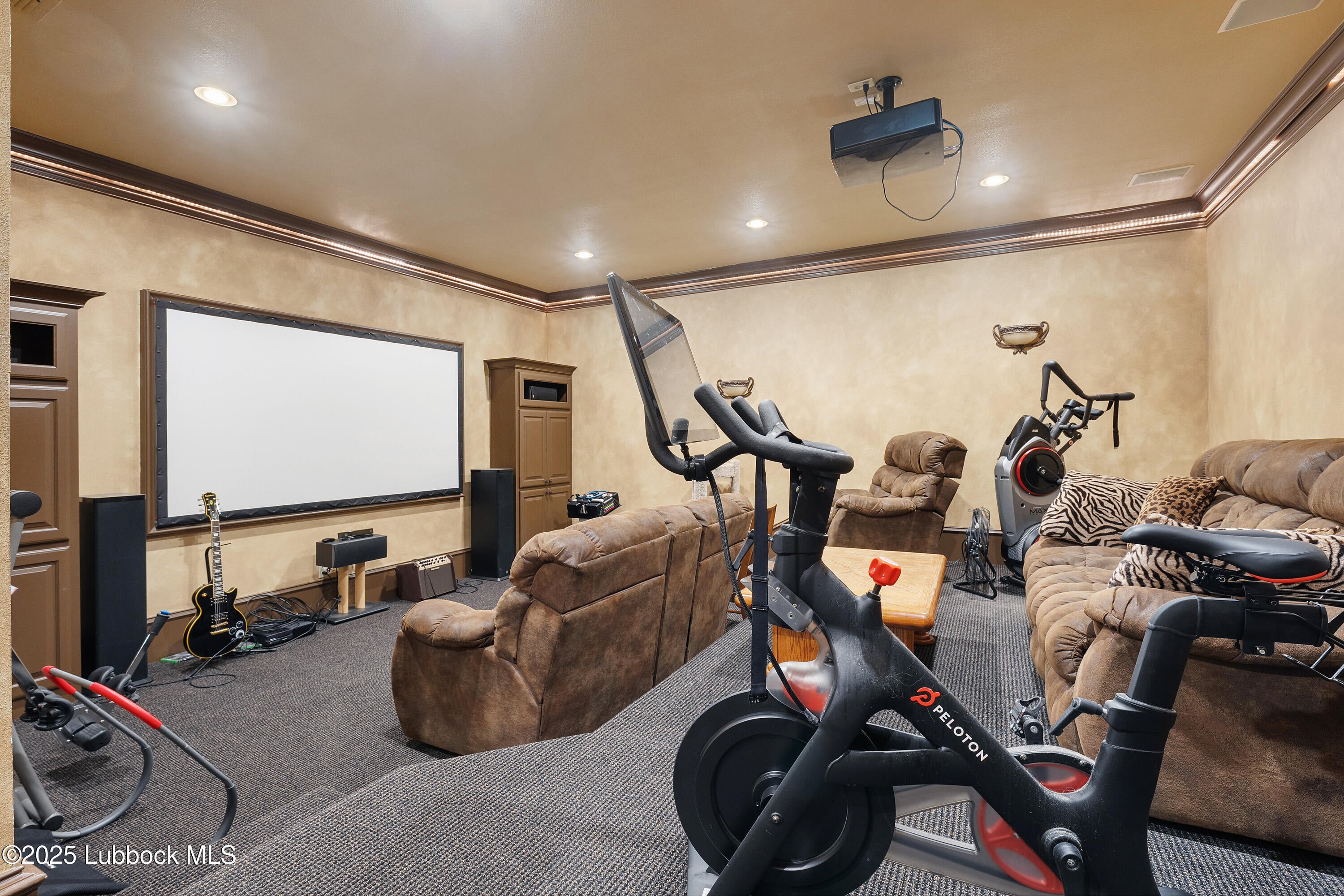 Lubbock, Texas, 79424, United States, 6 Bedrooms Bedrooms, ,8 BathroomsBathrooms,Residential,Active,1929701