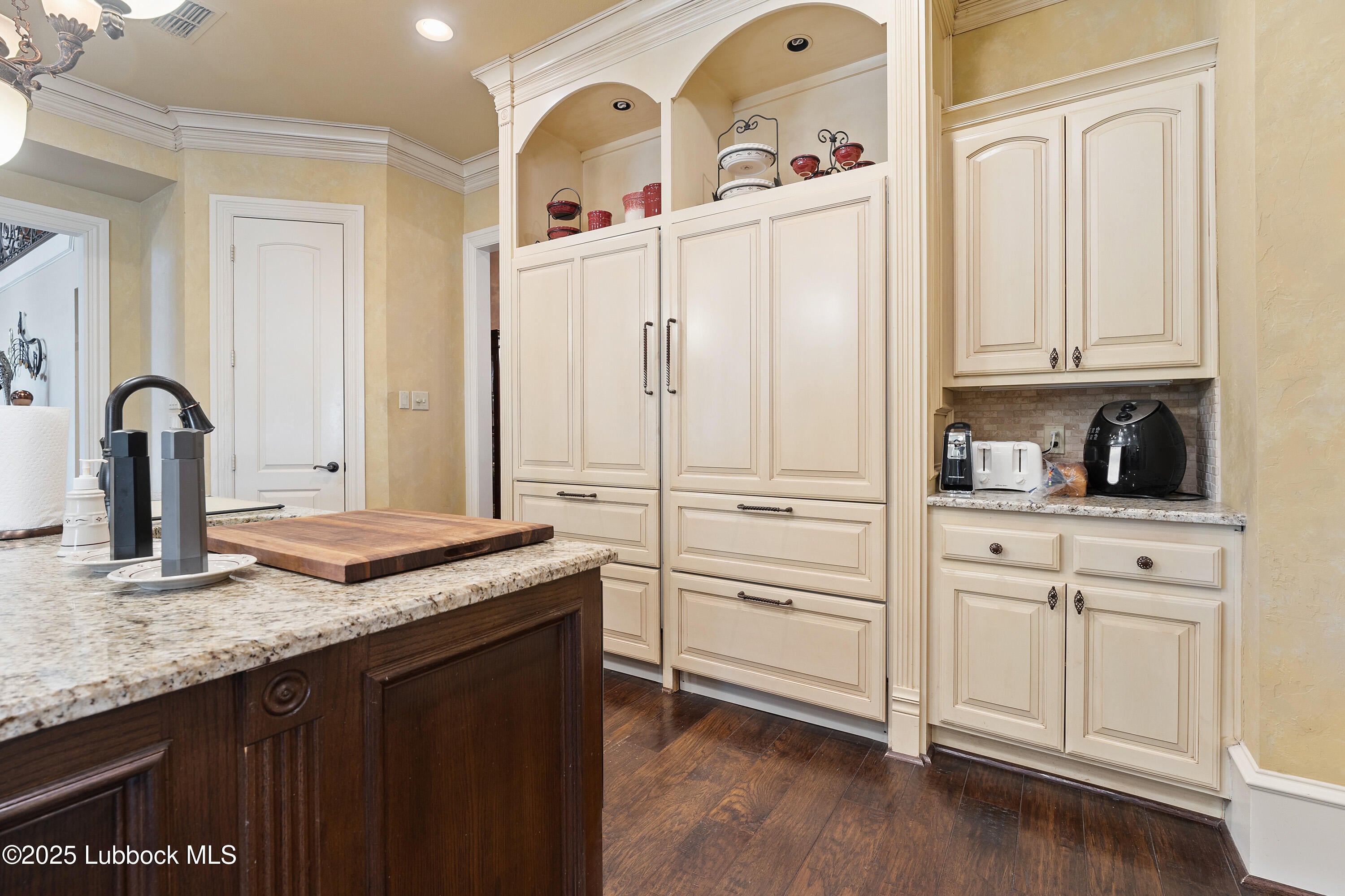 Lubbock, Texas, 79424, United States, 6 Bedrooms Bedrooms, ,8 BathroomsBathrooms,Residential,Active,1929701