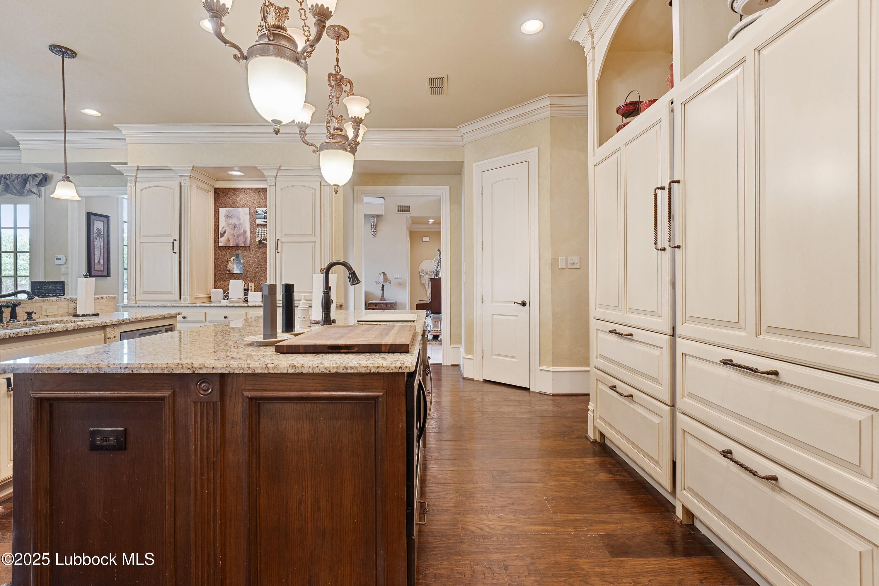 Lubbock, Texas, 79424, United States, 6 Bedrooms Bedrooms, ,8 BathroomsBathrooms,Residential,Active,1929701