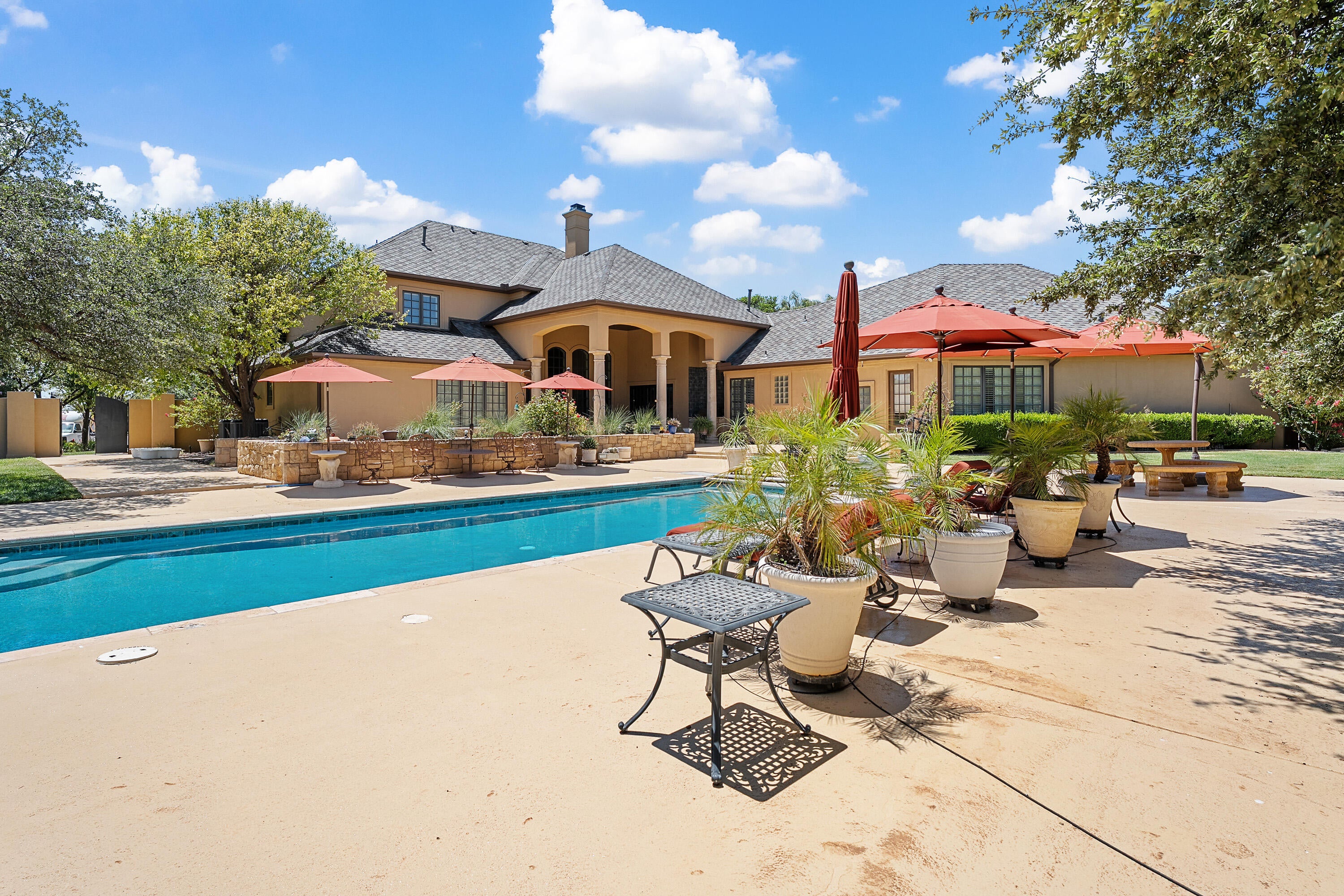 Lubbock, Texas, 79424, United States, 6 Bedrooms Bedrooms, ,8 BathroomsBathrooms,Residential,Active,1929701