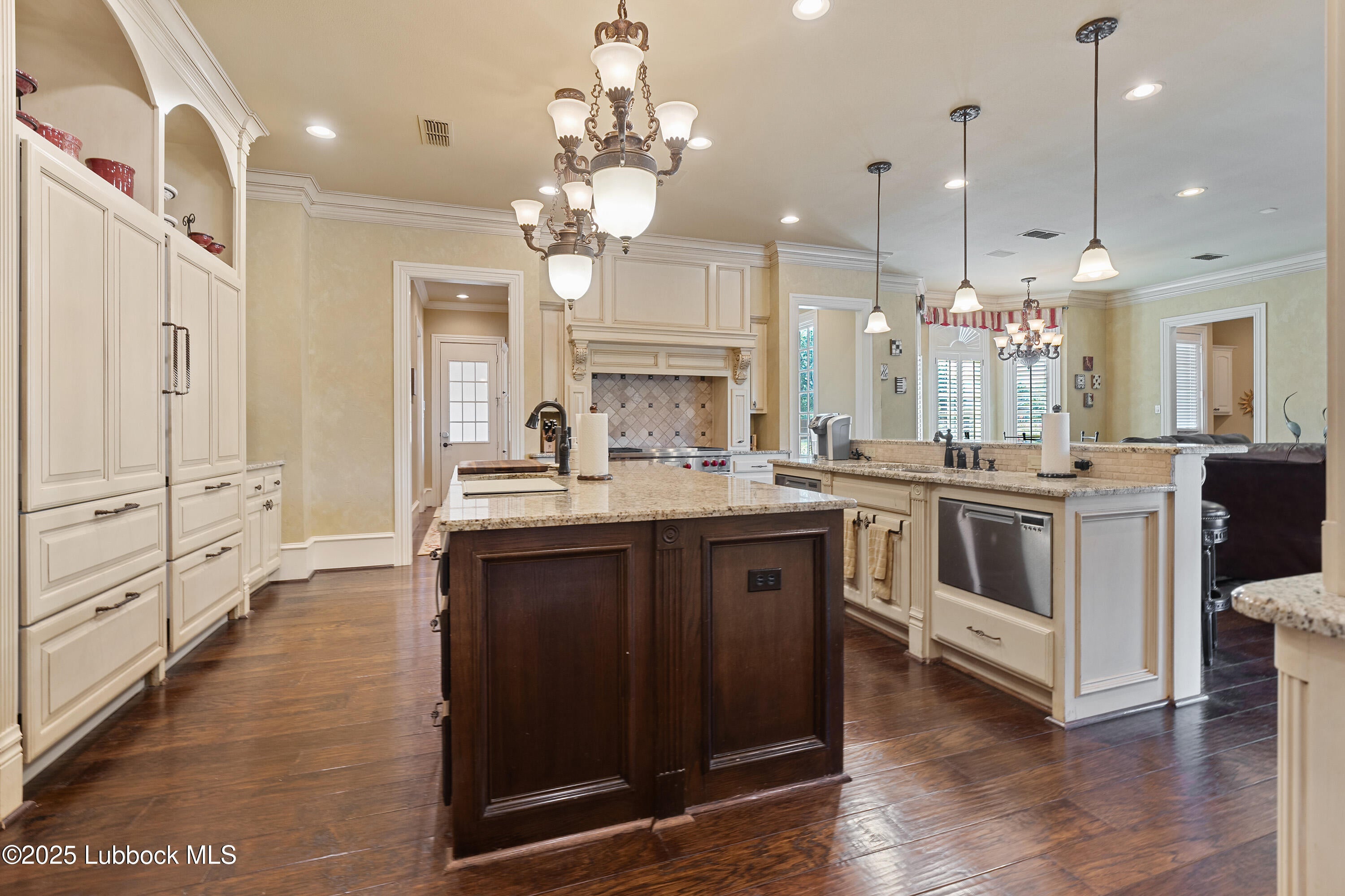 Lubbock, Texas, 79424, United States, 6 Bedrooms Bedrooms, ,8 BathroomsBathrooms,Residential,Active,1929701
