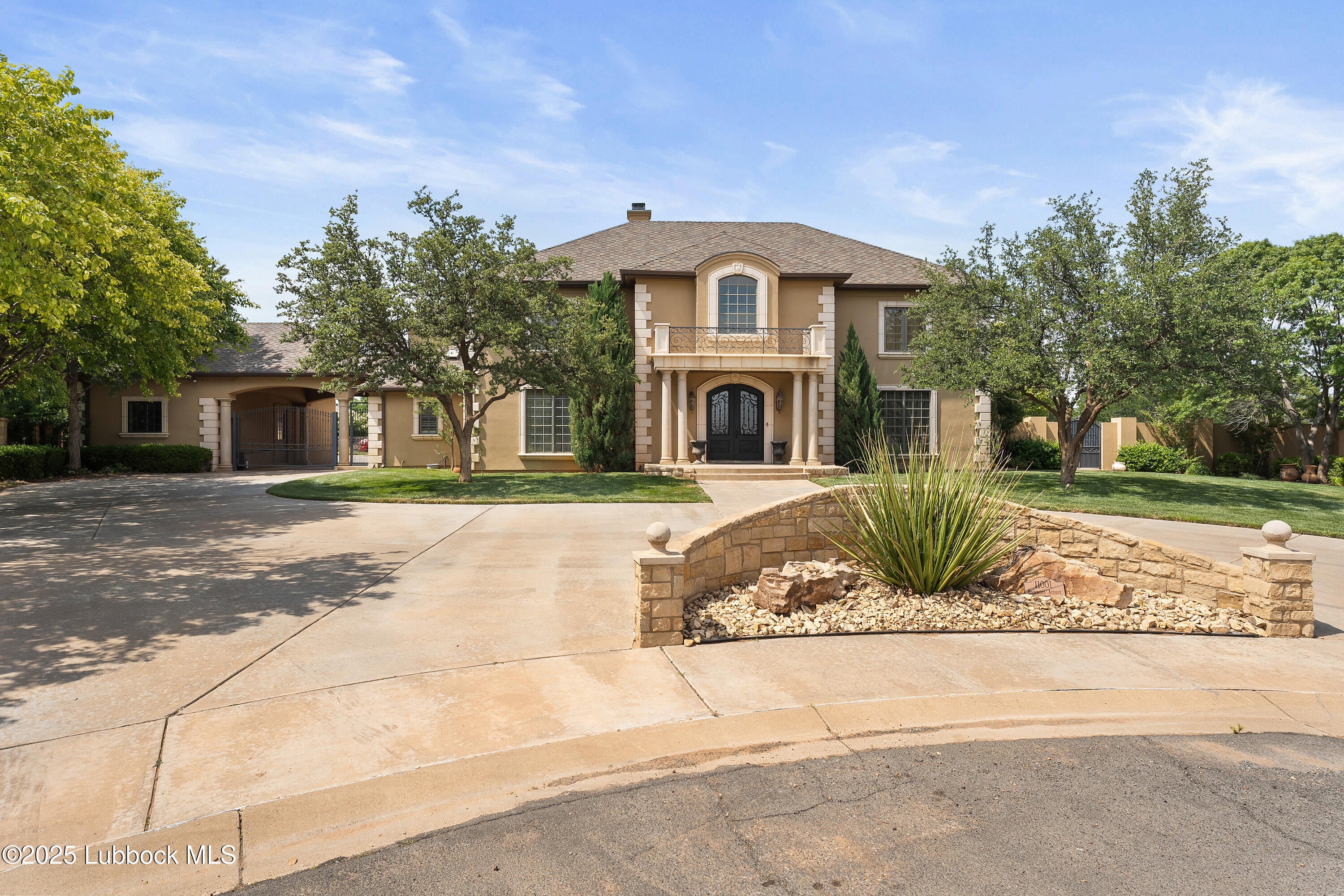 Lubbock, Texas, 79424, United States, 6 Bedrooms Bedrooms, ,8 BathroomsBathrooms,Residential,Active,1929701