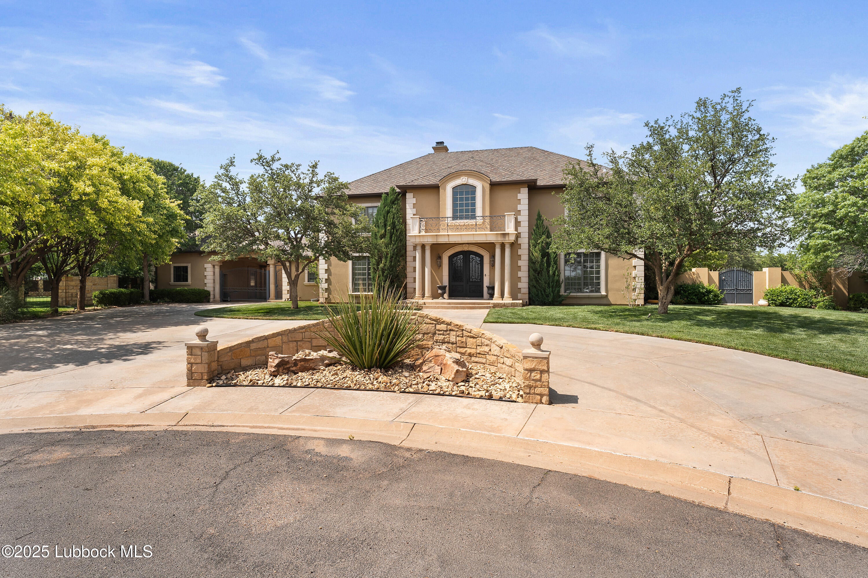 Lubbock, Texas, 79424, United States, 6 Bedrooms Bedrooms, ,8 BathroomsBathrooms,Residential,Active,1929701