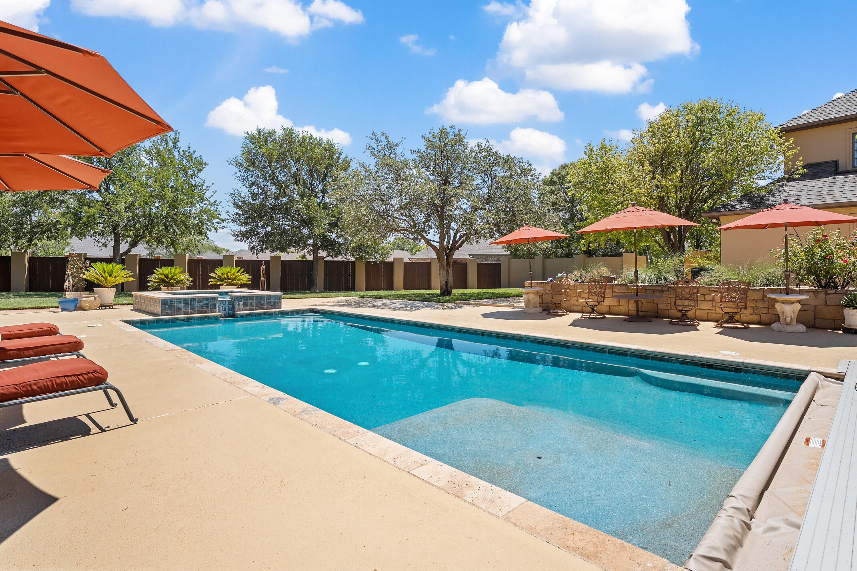 Lubbock, Texas, 79424, United States, 6 Bedrooms Bedrooms, ,8 BathroomsBathrooms,Residential,Active,1929701