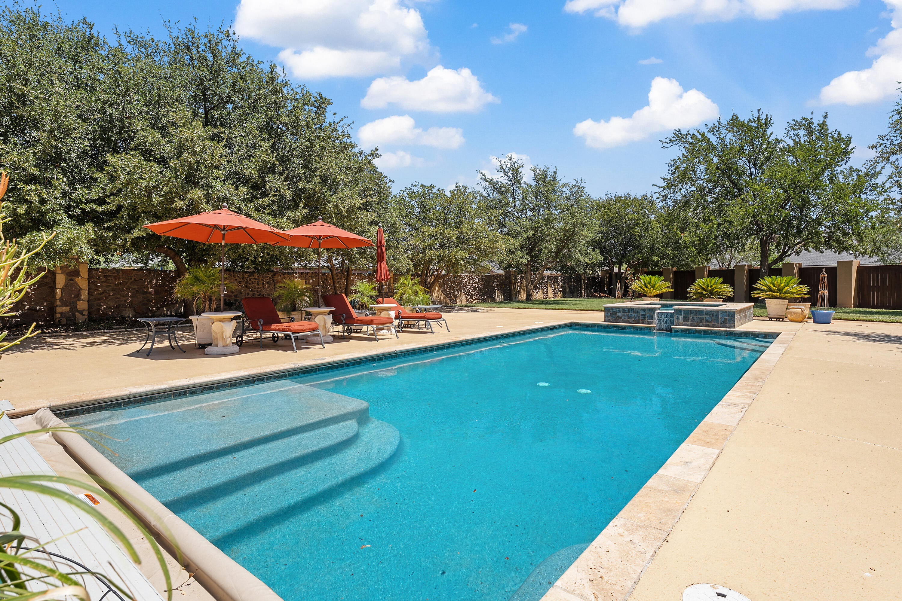 Lubbock, Texas, 79424, United States, 6 Bedrooms Bedrooms, ,8 BathroomsBathrooms,Residential,Active,1929701