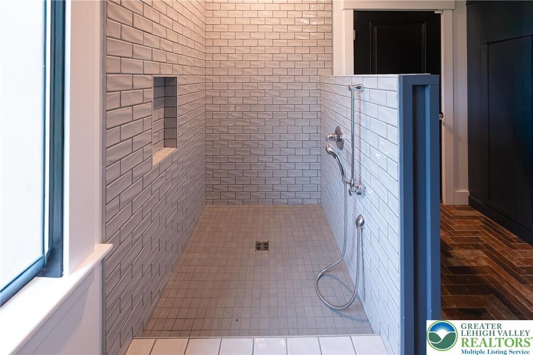 Greenwich Township, Pennsylvania, 19530, United States, ,5 BathroomsBathrooms,Residential,Active,1880295