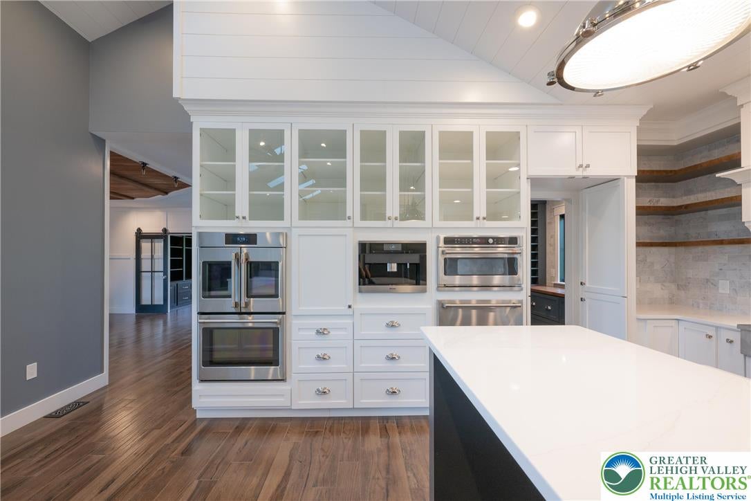 Greenwich Township, Pennsylvania, 19530, United States, ,5 BathroomsBathrooms,Residential,Active,1880295