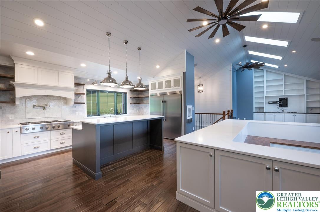 Greenwich Township, Pennsylvania, 19530, United States, ,5 BathroomsBathrooms,Residential,Active,1880295