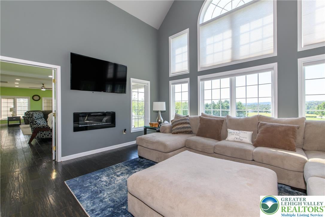 Upper Hanover Twp, Pennsylvania, 18041, United States, 7 Bedrooms Bedrooms, ,9 BathroomsBathrooms,Residential,Active,2023436