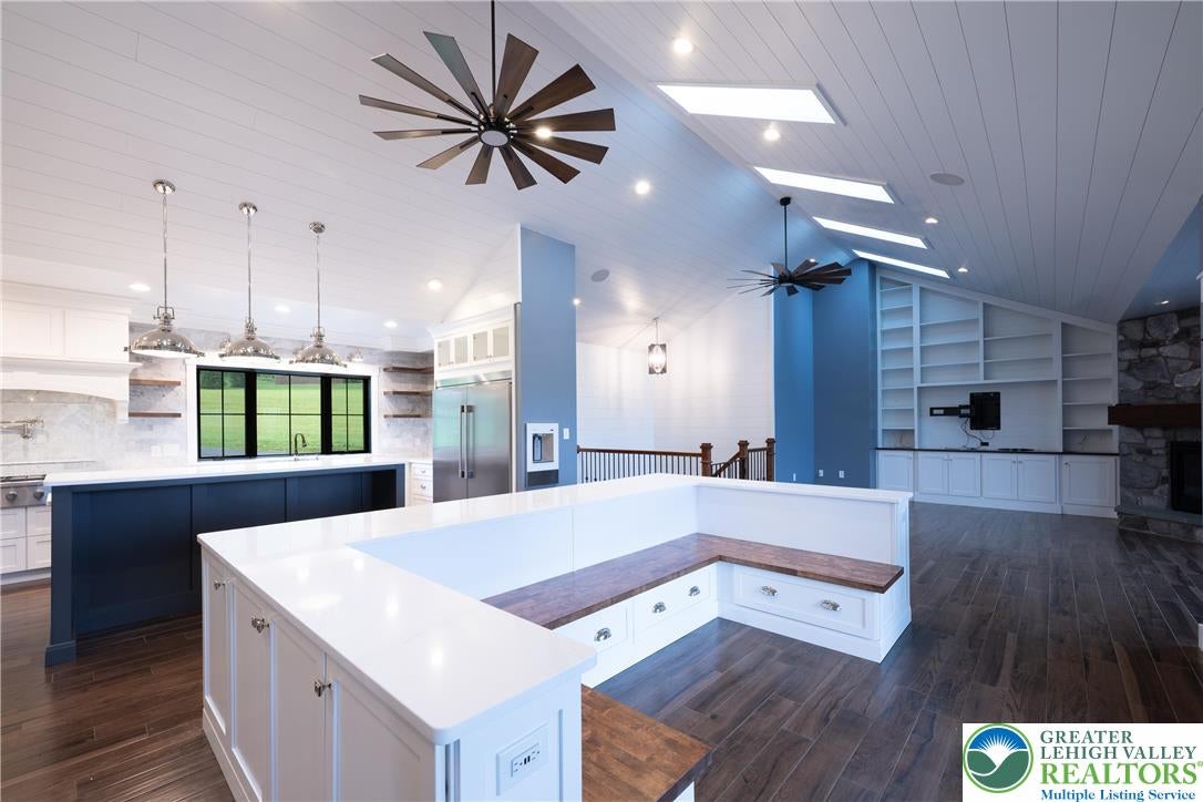 Greenwich Township, Pennsylvania, 19530, United States, ,5 BathroomsBathrooms,Residential,Active,1880295