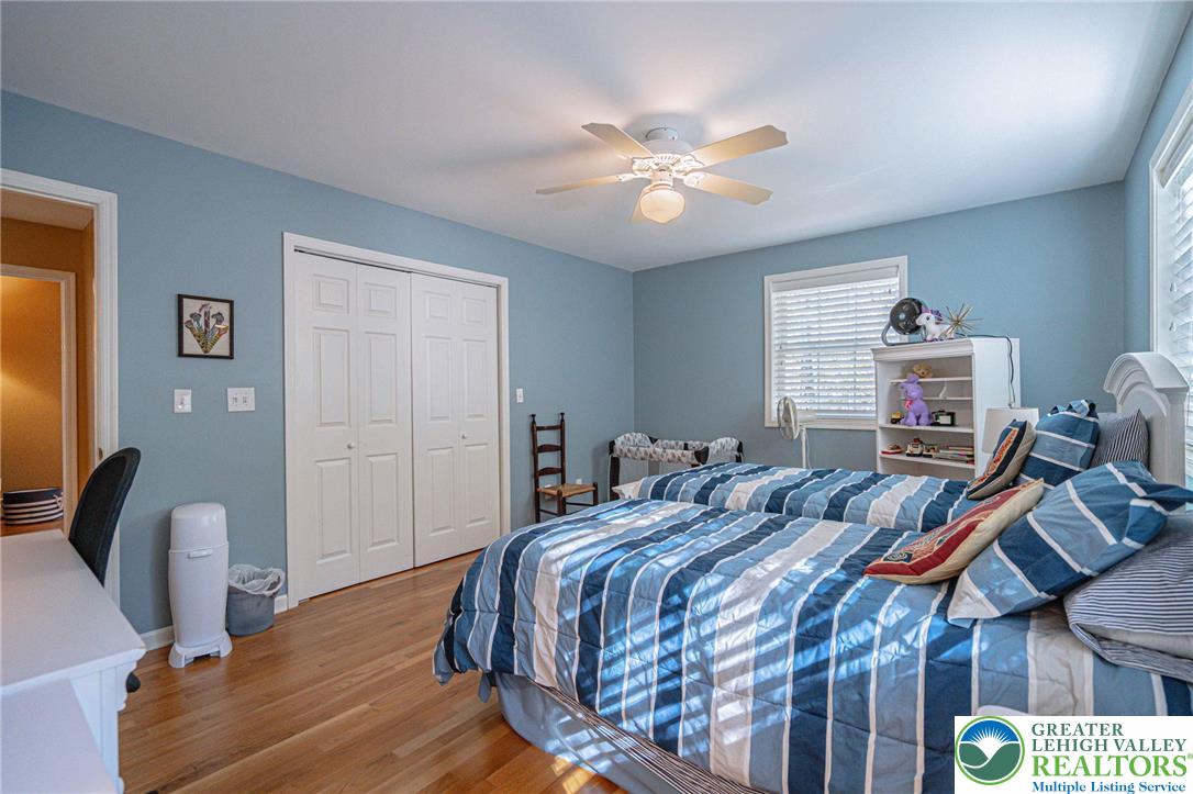 Clifton Twp, Pennsylvania, 18424, United States, 5 Bedrooms Bedrooms, ,4 BathroomsBathrooms,Residential,Active,1962171