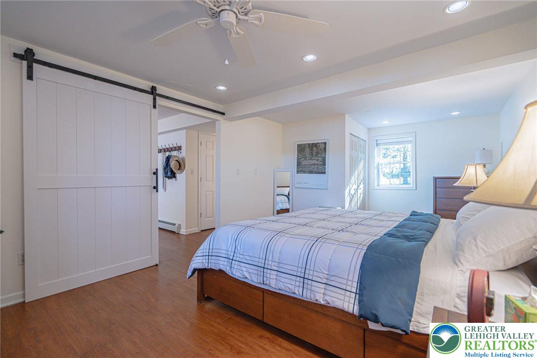 Clifton Twp, Pennsylvania, 18424, United States, 5 Bedrooms Bedrooms, ,4 BathroomsBathrooms,Residential,Active,1962171