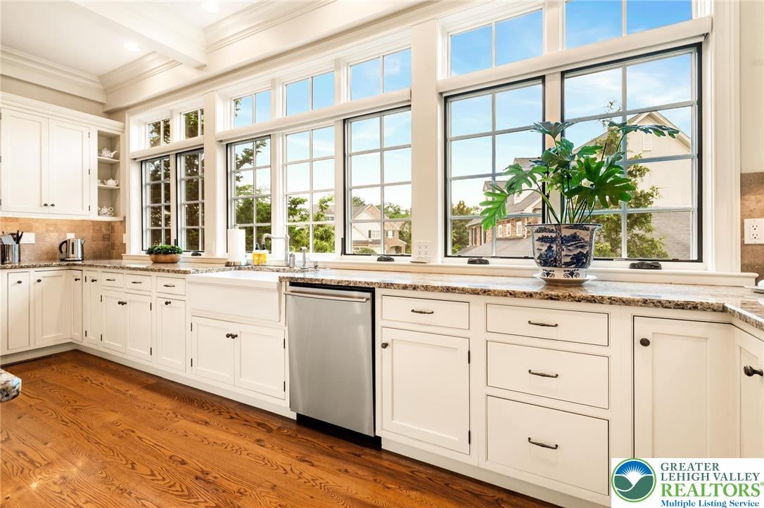 Bethlehem City, Pennsylvania, 18015, United States, 3 Bedrooms Bedrooms, ,5 BathroomsBathrooms,Residential,Active,1943838