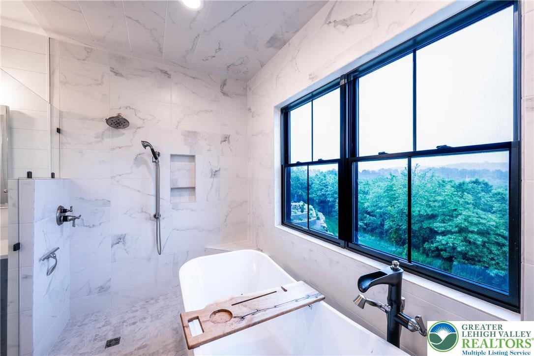 Greenwich Township, Pennsylvania, 19530, United States, ,5 BathroomsBathrooms,Residential,Active,1880295