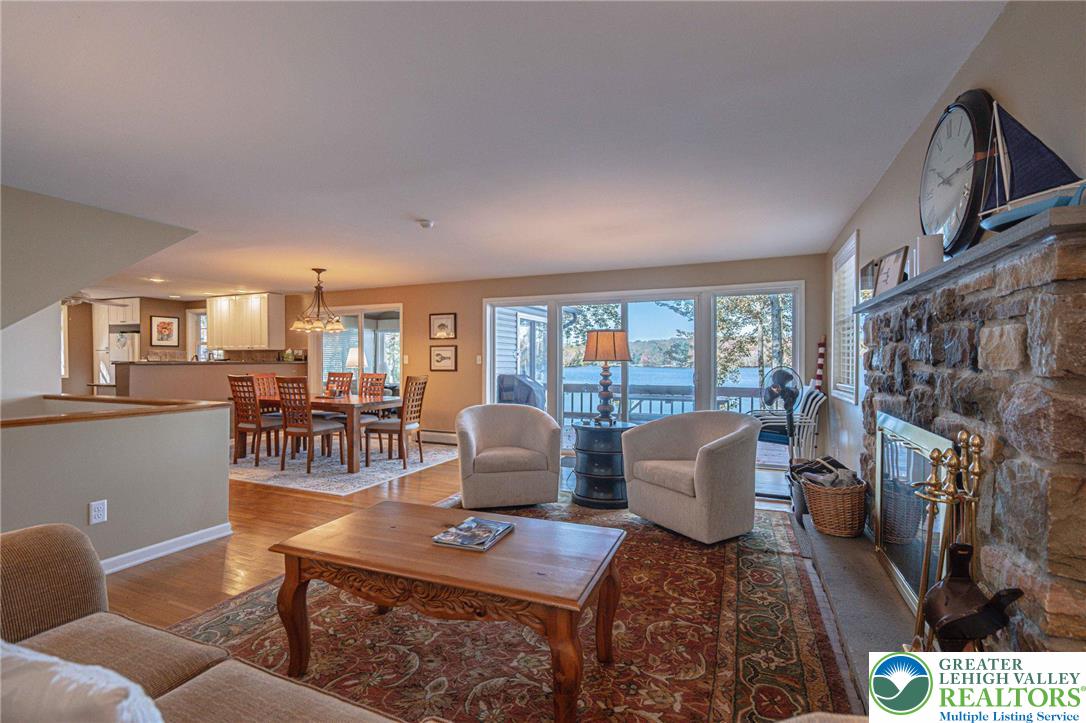 Clifton Twp, Pennsylvania, 18424, United States, 5 Bedrooms Bedrooms, ,4 BathroomsBathrooms,Residential,Active,1962171