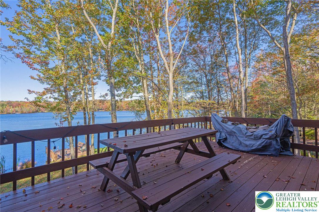 Clifton Twp, Pennsylvania, 18424, United States, 5 Bedrooms Bedrooms, ,4 BathroomsBathrooms,Residential,Active,1962171