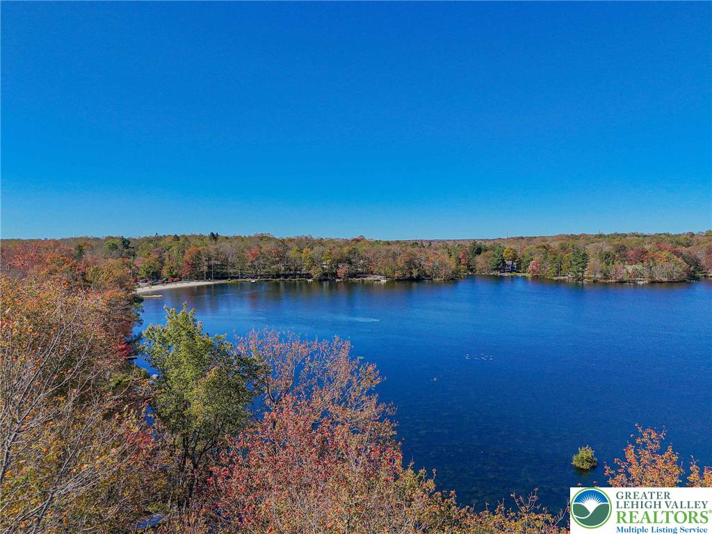 Clifton Twp, Pennsylvania, 18424, United States, 5 Bedrooms Bedrooms, ,4 BathroomsBathrooms,Residential,Active,1962171