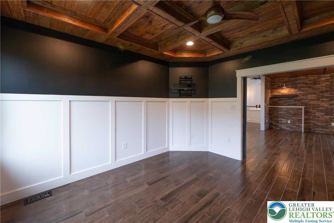 Greenwich Township, Pennsylvania, 19530, United States, ,5 BathroomsBathrooms,Residential,Active,1880295