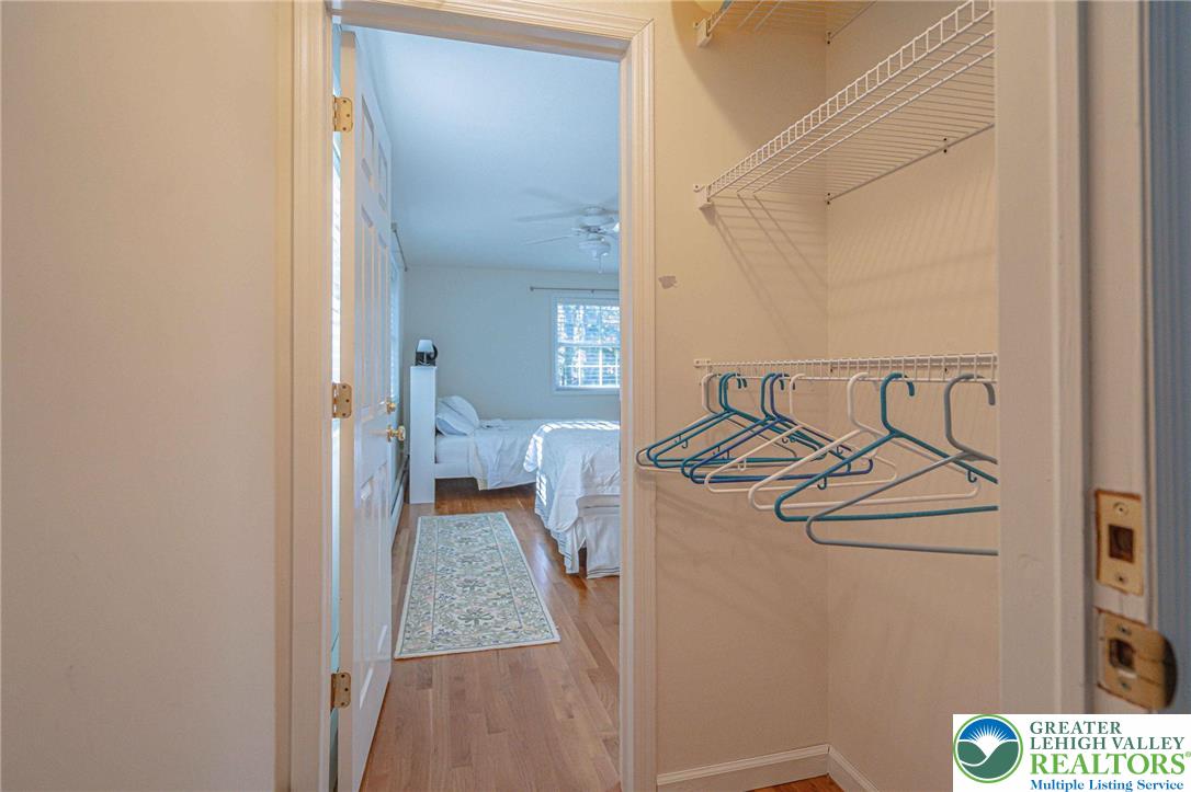 Clifton Twp, Pennsylvania, 18424, United States, 5 Bedrooms Bedrooms, ,4 BathroomsBathrooms,Residential,Active,1962171