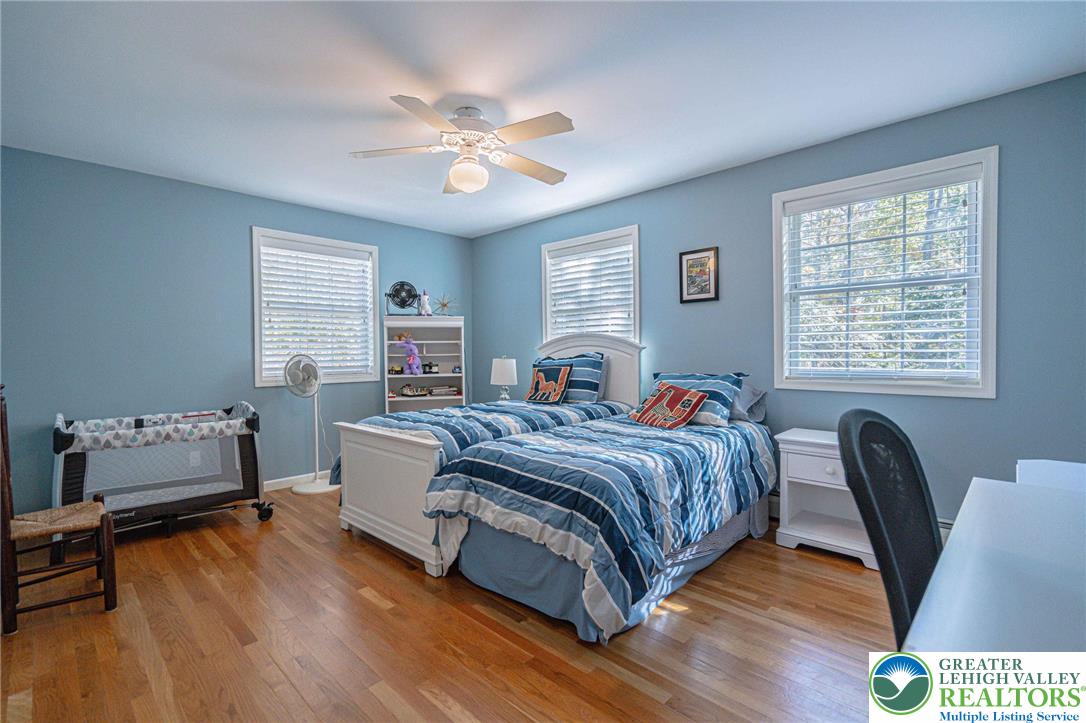 Clifton Twp, Pennsylvania, 18424, United States, 5 Bedrooms Bedrooms, ,4 BathroomsBathrooms,Residential,Active,1962171