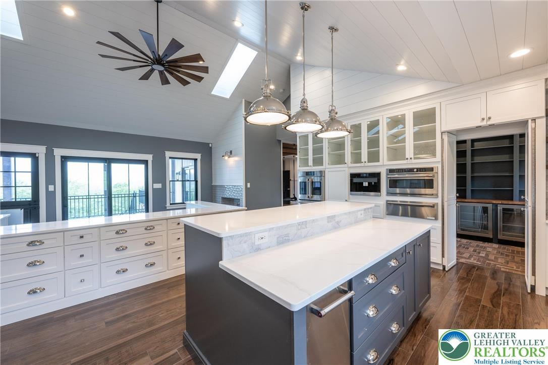 Greenwich Township, Pennsylvania, 19530, United States, ,5 BathroomsBathrooms,Residential,Active,1880295