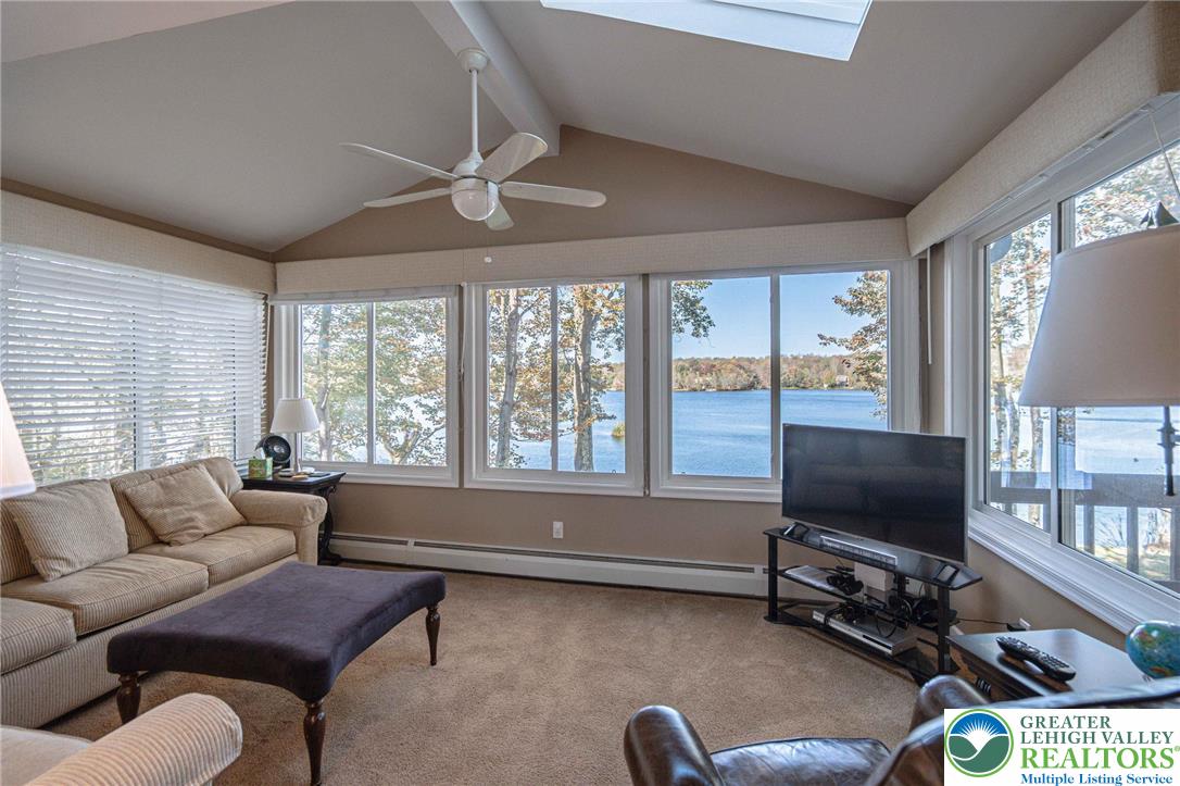 Clifton Twp, Pennsylvania, 18424, United States, 5 Bedrooms Bedrooms, ,4 BathroomsBathrooms,Residential,Active,1962171