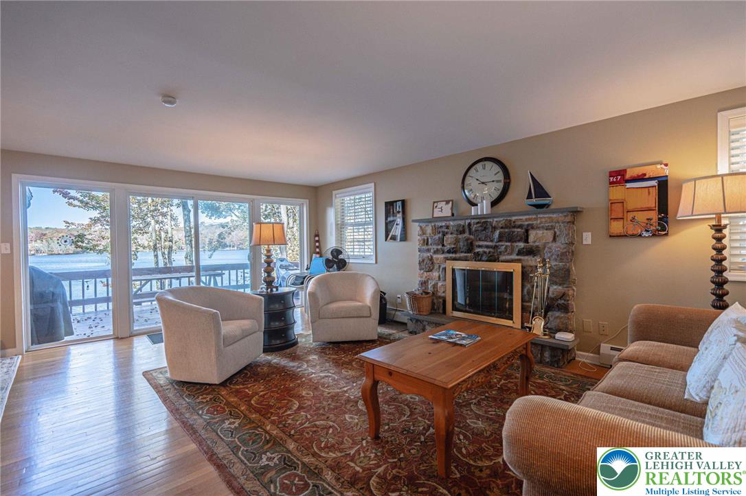 Clifton Twp, Pennsylvania, 18424, United States, 5 Bedrooms Bedrooms, ,4 BathroomsBathrooms,Residential,Active,1962171