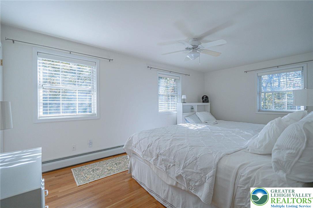 Clifton Twp, Pennsylvania, 18424, United States, 5 Bedrooms Bedrooms, ,4 BathroomsBathrooms,Residential,Active,1962171