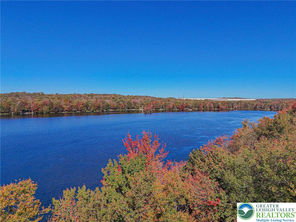 Clifton Twp, Pennsylvania, 18424, United States, 5 Bedrooms Bedrooms, ,4 BathroomsBathrooms,Residential,Active,1962171