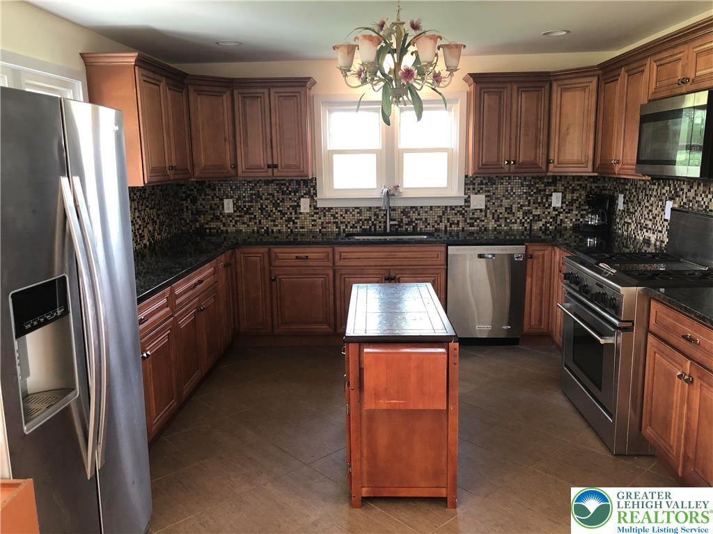 Lower Saucon Twp, Pennsylvania, 18015, United States, 2 Bedrooms Bedrooms, ,1 BathroomBathrooms,Residential,Active,2000201