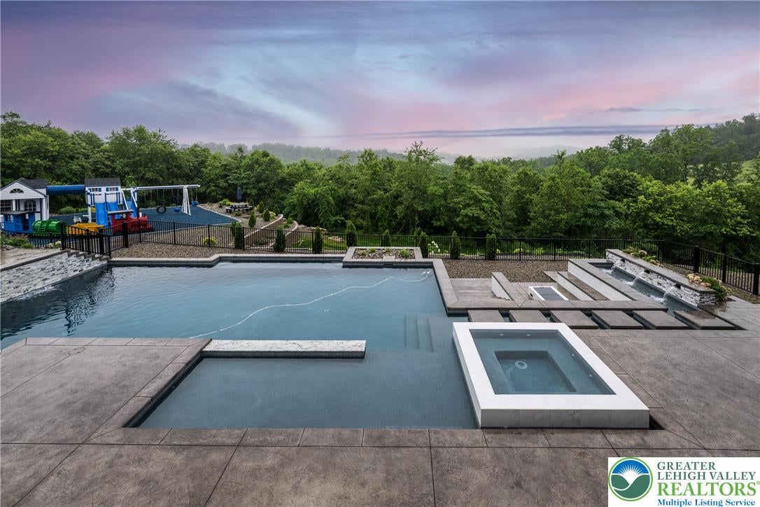 Greenwich Township, Pennsylvania, 19530, United States, ,5 BathroomsBathrooms,Residential,Active,1880295