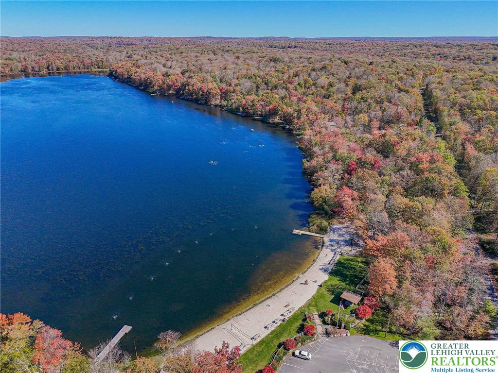 Clifton Twp, Pennsylvania, 18424, United States, 5 Bedrooms Bedrooms, ,4 BathroomsBathrooms,Residential,Active,1962171