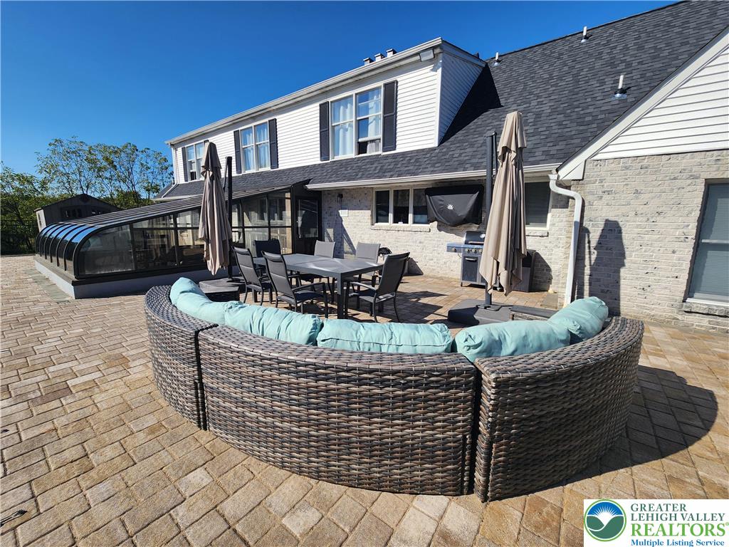 Bushkill Twp, Pennsylvania, 18064, United States, 4 Bedrooms Bedrooms, ,5 BathroomsBathrooms,Residential,Active,1945456