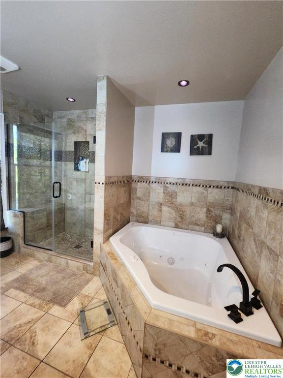 Bushkill Twp, Pennsylvania, 18064, United States, 4 Bedrooms Bedrooms, ,5 BathroomsBathrooms,Residential,Active,1945456