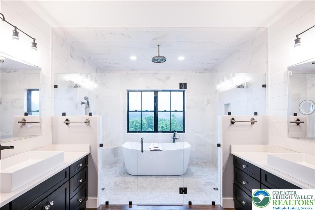 Greenwich Twp, Pennsylvania, 19530, United States, 6 Bedrooms Bedrooms, ,5 BathroomsBathrooms,Residential,Active,1967300