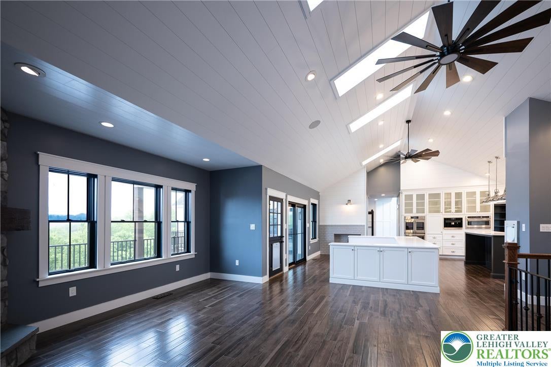 Greenwich Twp, Pennsylvania, 19530, United States, 6 Bedrooms Bedrooms, ,5 BathroomsBathrooms,Residential,Active,1967300