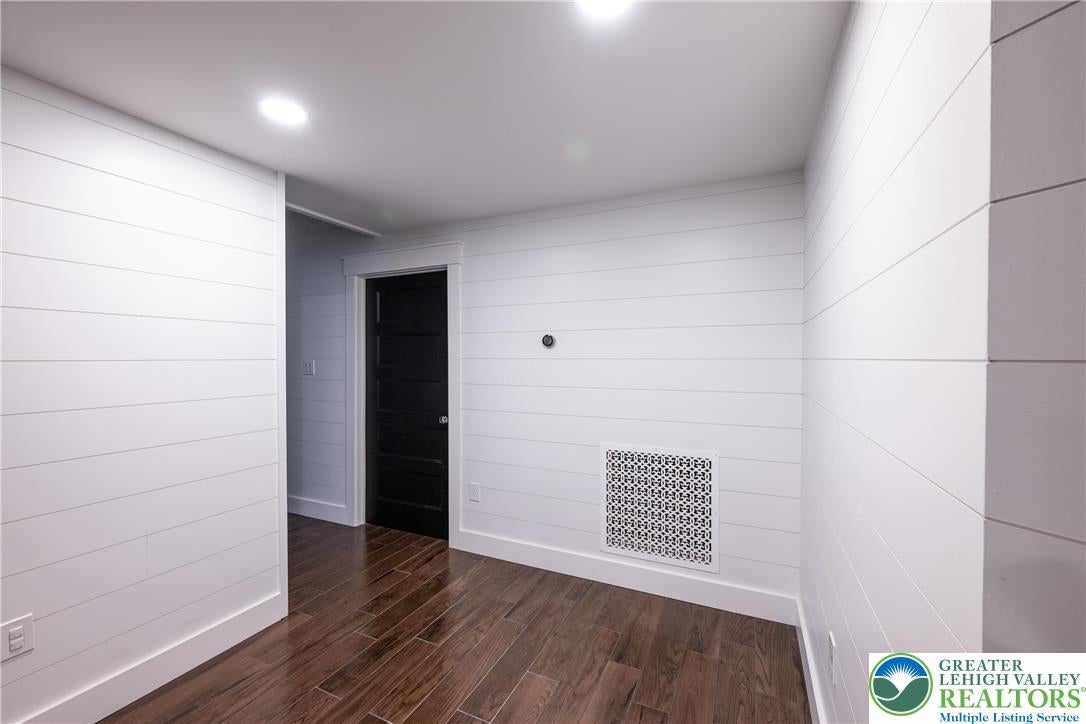 Greenwich Township, Pennsylvania, 19530, United States, ,5 BathroomsBathrooms,Residential,Active,1880295