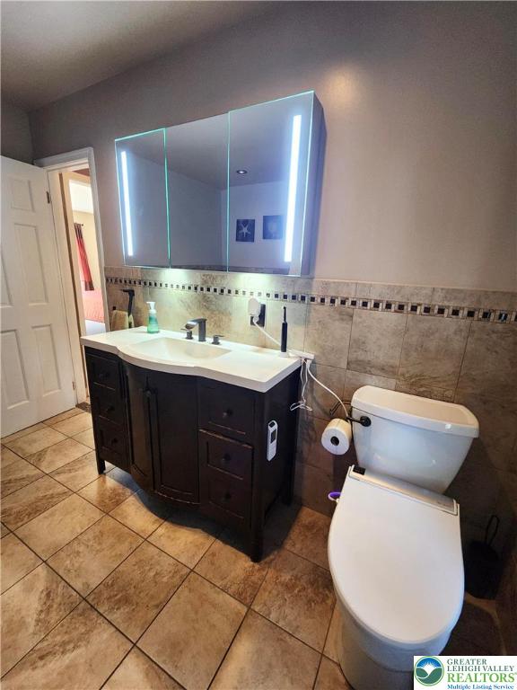 Bushkill Twp, Pennsylvania, 18064, United States, 4 Bedrooms Bedrooms, ,5 BathroomsBathrooms,Residential,Active,1945456