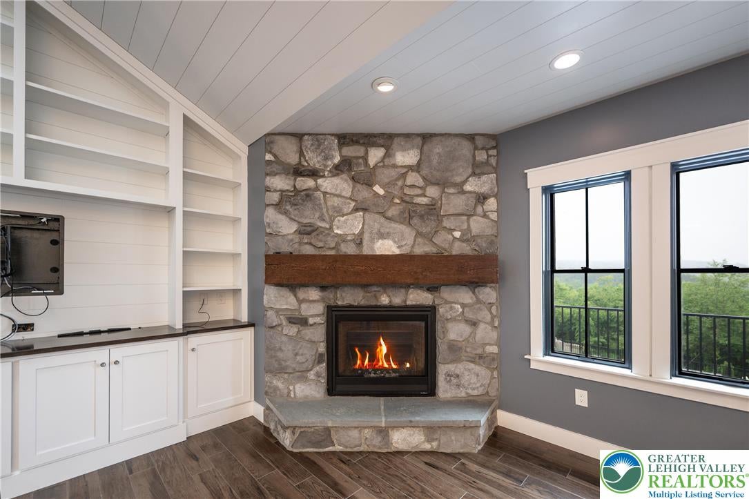 Greenwich Township, Pennsylvania, 19530, United States, ,5 BathroomsBathrooms,Residential,Active,1880295