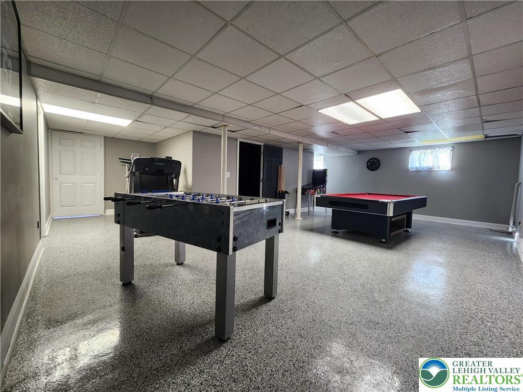 Bushkill Twp, Pennsylvania, 18064, United States, 4 Bedrooms Bedrooms, ,5 BathroomsBathrooms,Residential,Active,1945456