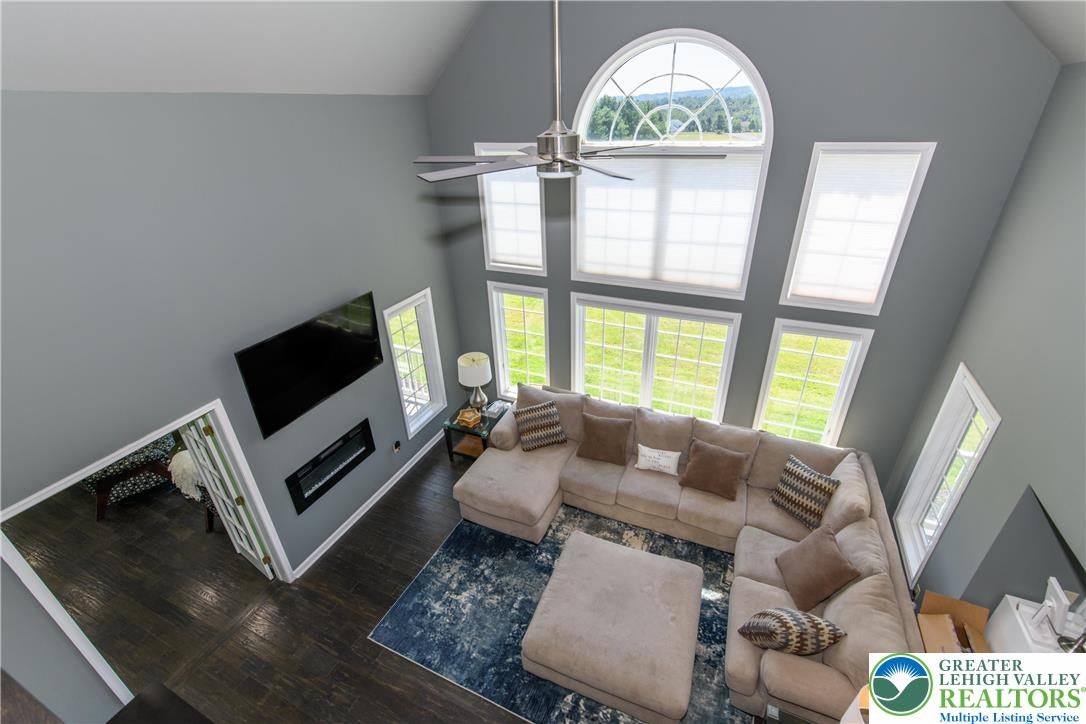 Upper Hanover Twp, Pennsylvania, 18041, United States, 7 Bedrooms Bedrooms, ,9 BathroomsBathrooms,Residential,Active,1936385