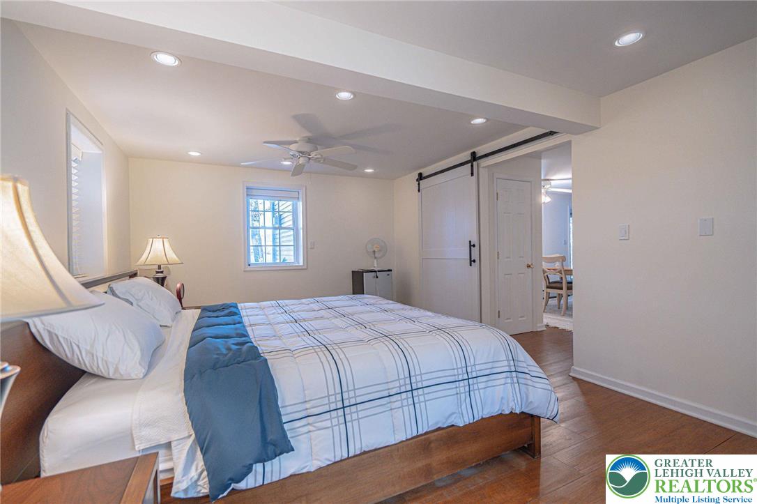 Clifton Twp, Pennsylvania, 18424, United States, 5 Bedrooms Bedrooms, ,4 BathroomsBathrooms,Residential,Active,1962171