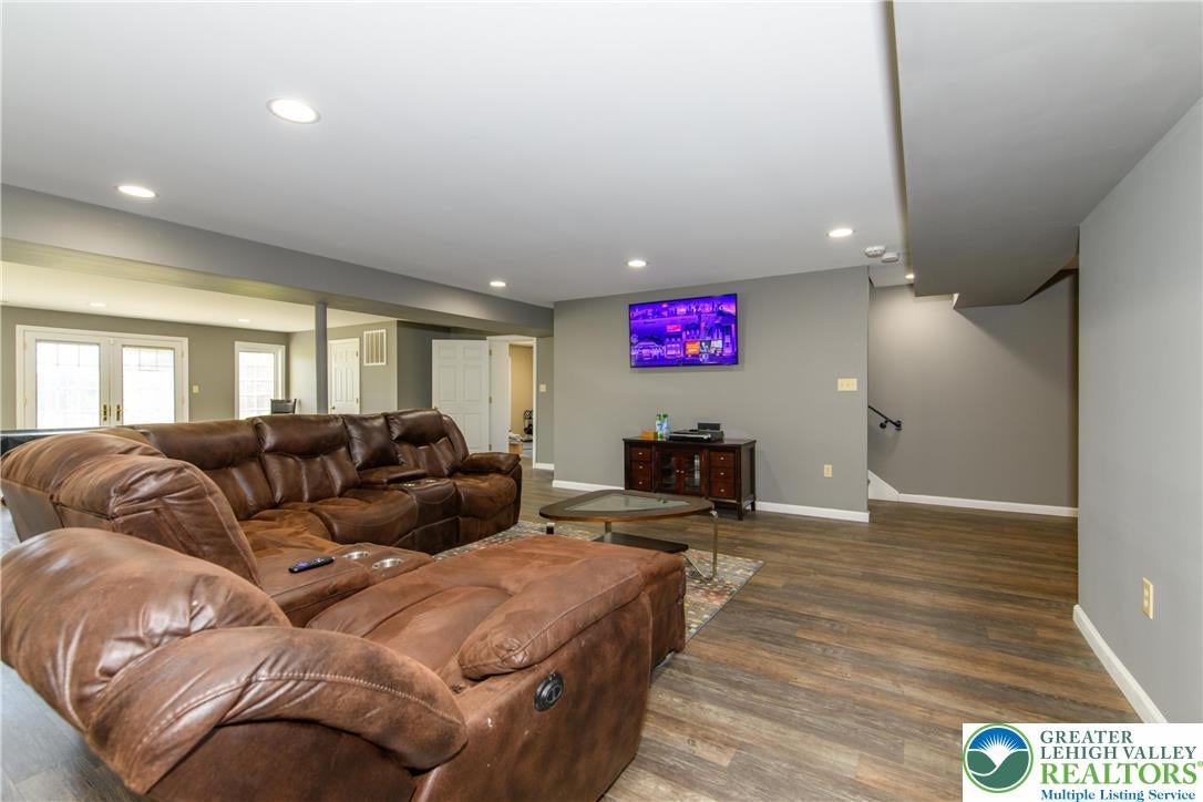 Upper Hanover Twp, Pennsylvania, 18041, United States, 7 Bedrooms Bedrooms, ,9 BathroomsBathrooms,Residential,Active,2023436