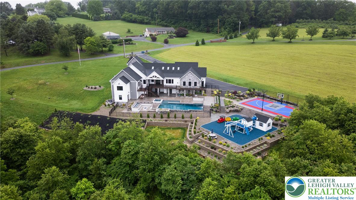 Greenwich Township, Pennsylvania, 19530, United States, ,5 BathroomsBathrooms,Residential,Active,1880295