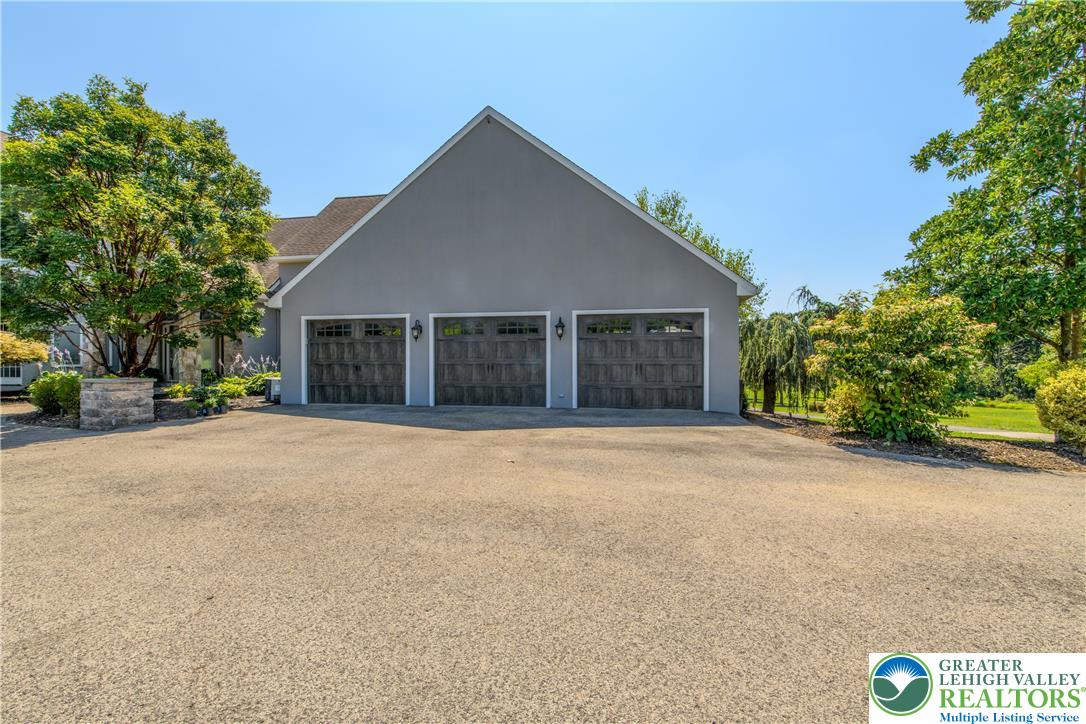 Upper Hanover Twp, Pennsylvania, 18041, United States, 7 Bedrooms Bedrooms, ,9 BathroomsBathrooms,Residential,Active,1936385