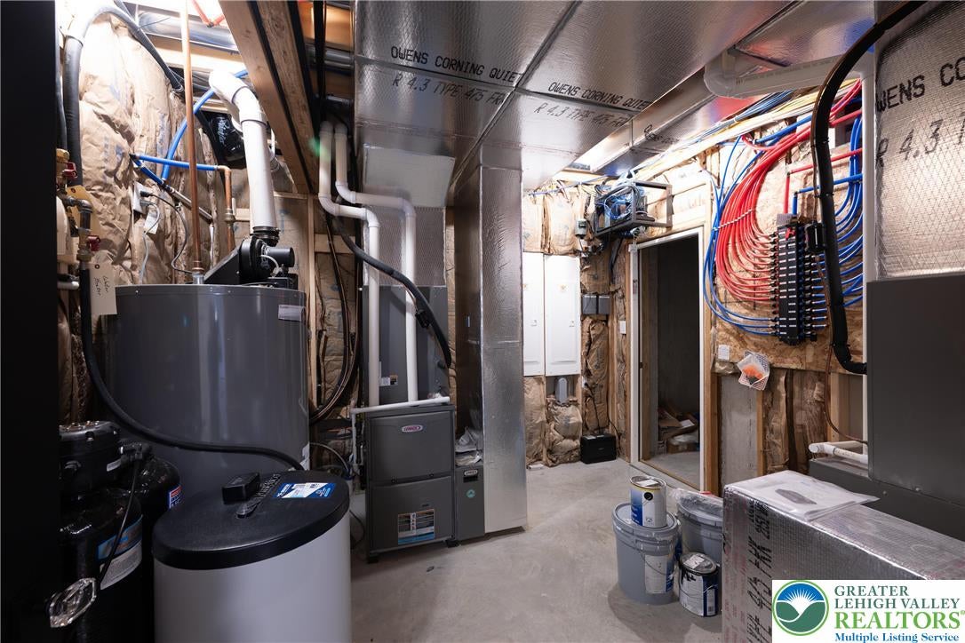 Greenwich Township, Pennsylvania, 19530, United States, ,5 BathroomsBathrooms,Residential,Active,1880295