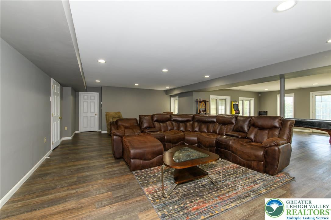 Upper Hanover Twp, Pennsylvania, 18041, United States, 7 Bedrooms Bedrooms, ,9 BathroomsBathrooms,Residential,Active,1936385